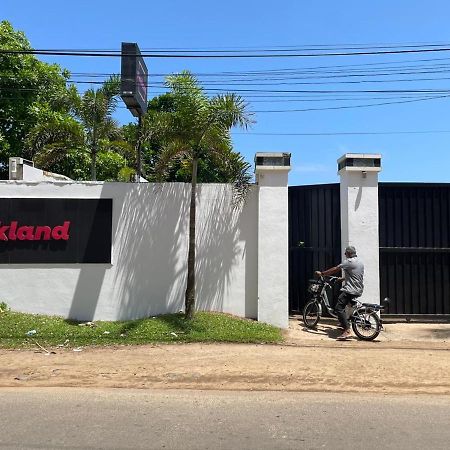 Pink Land Hotel Beruwala Bagian luar foto