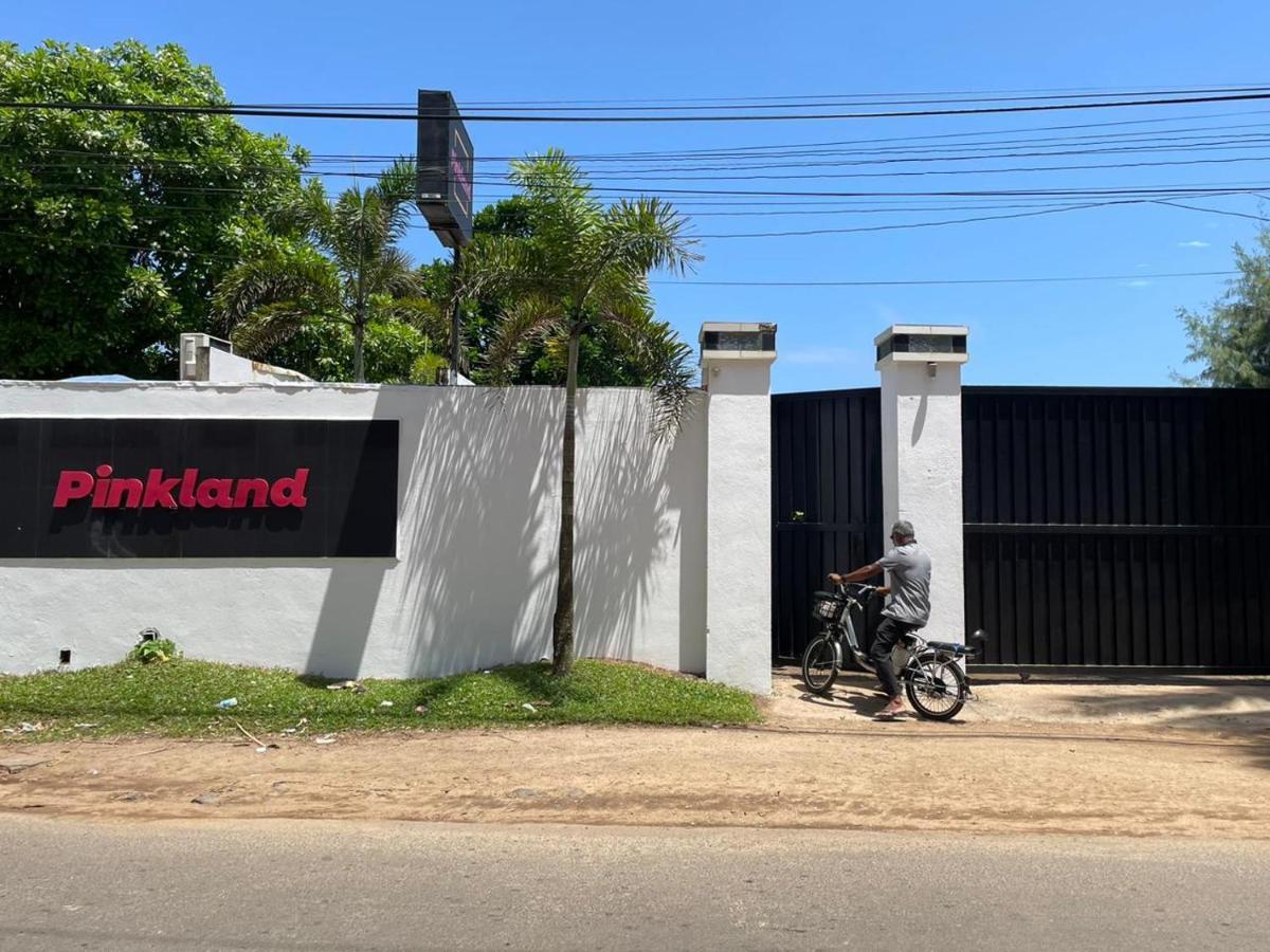 Pink Land Hotel Beruwala Bagian luar foto